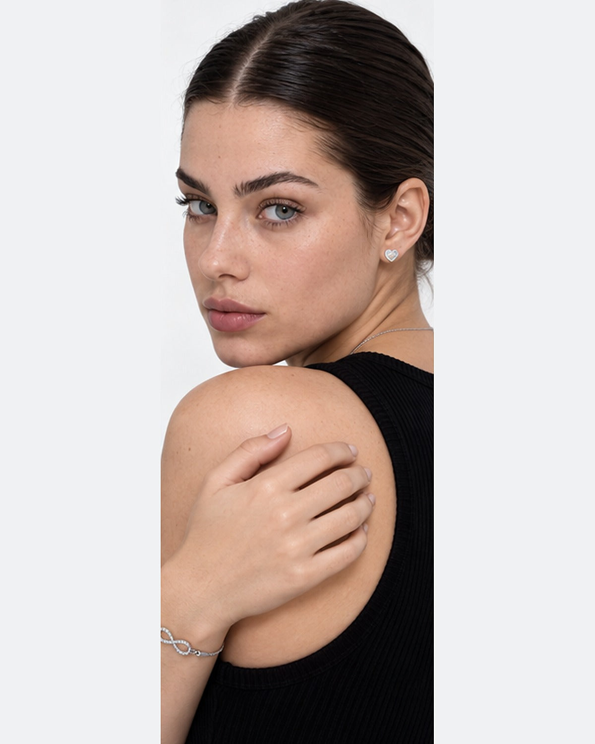 Aretes Corazón Arcoíris – modelo
